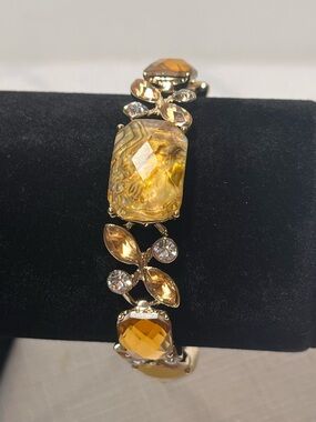 Vintage NAPIER Gold-Tone Amber Lucite Rhinestone Statement Bracelet
Rare